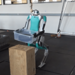 Los investigadores enseñaron a los robots a correr.  Ahora les enseñan a caminar